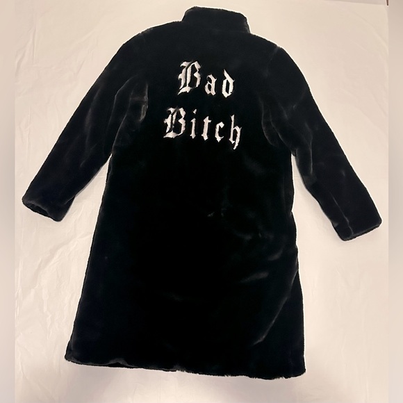 POSTER GIRL SPELL IT OUT FOR YOU FAUX FUR COAT - Picture 3 of 6